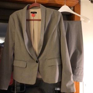 Ann Taylor charcoal grey pantsuit 10/12